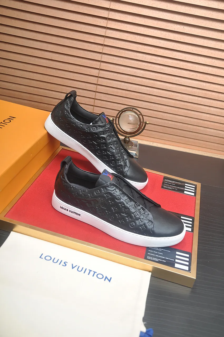 Men's men's shoes💰460💶[LOUIS VUITTON] Same style as LV. Louis Vuitton official website [satisfied] original single hot model, LV original factory cowhide material 👑1:1 original plate, sheepskin lining, original foam outsole. Body accessories one-to-one mold opening 💪 Counter quality 🙏 Dear friends, if you are still worried about wearing matching shoes 💋, then these shoes are your best choice 🎁🎁! 38-44